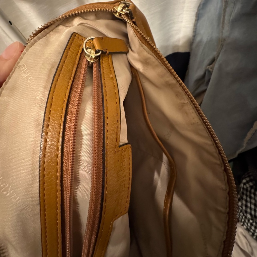 Calvin Klein shoulder bag, tan leather (?) - Picture 12 of 12